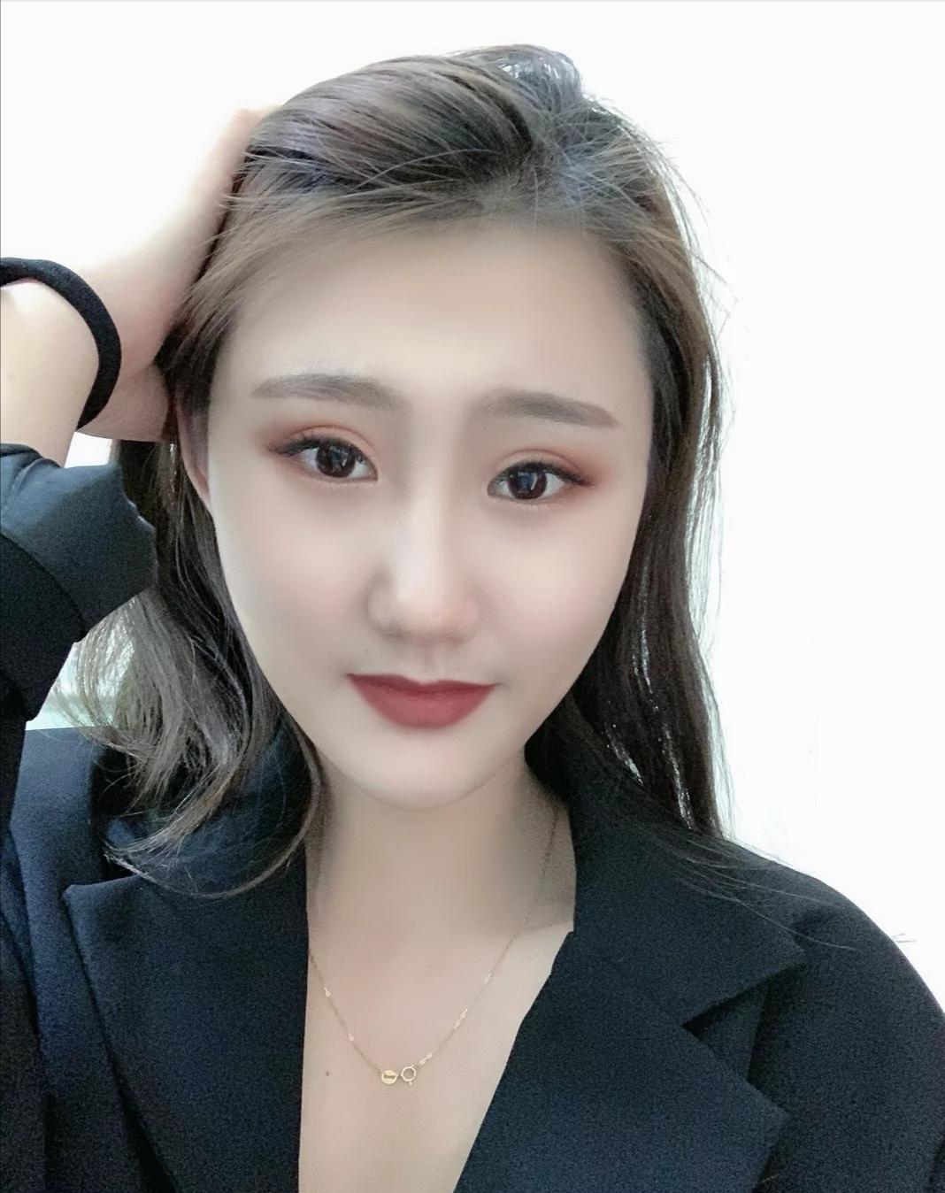 温柔体贴的大胸妹子,接吻调情样样行 第1张