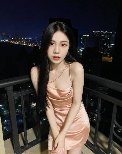 极品清纯小妹插到喷水粉嫩b口活极佳 第1张