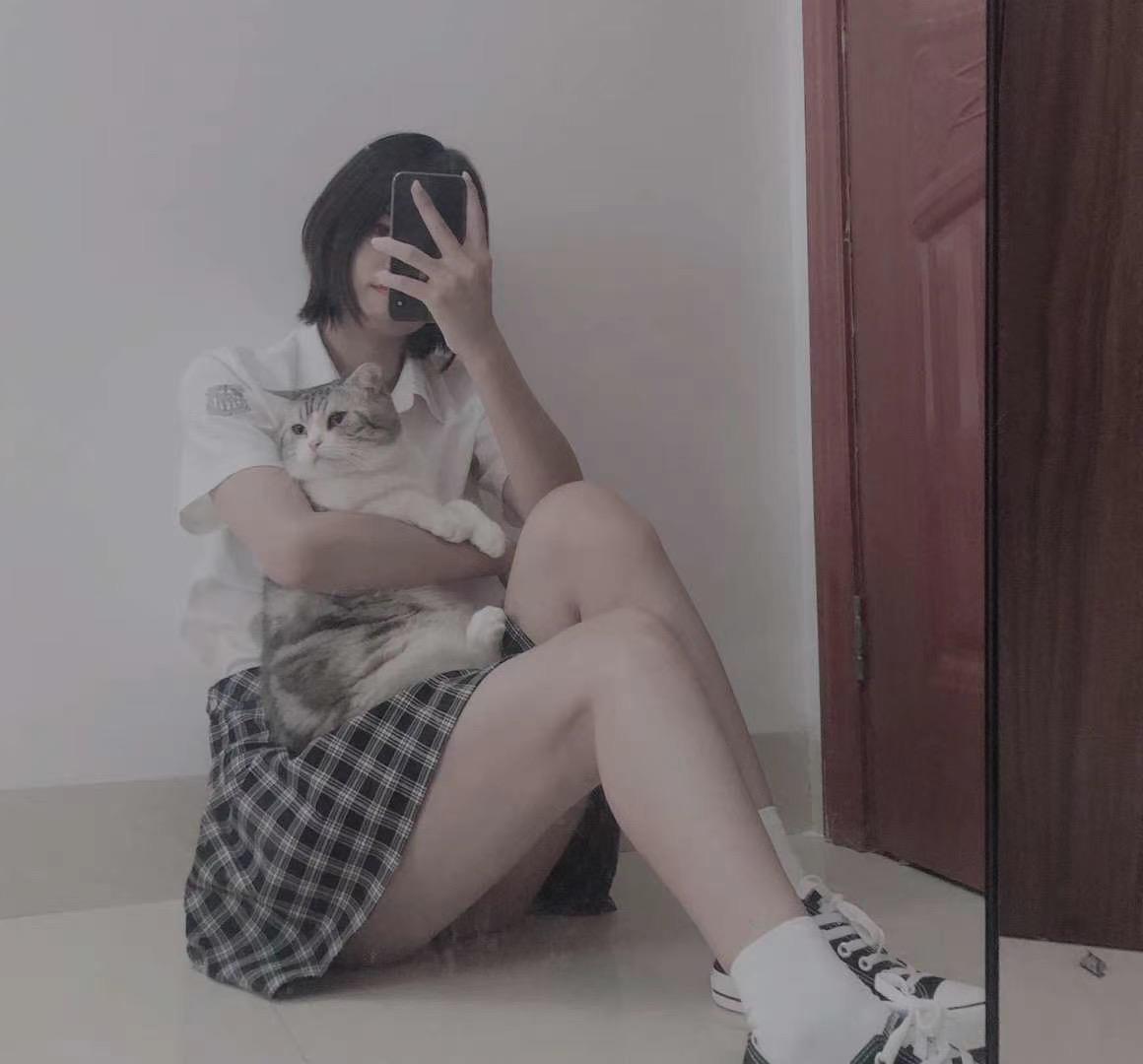 粉嫩长腿小姐姐 第3张