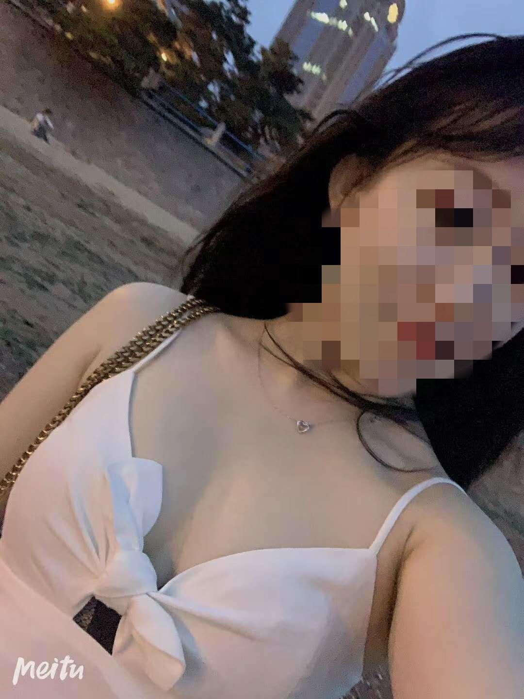 体验翘气质翘臀美女琴儿，皮肤白嫩，后入来劲 第2张