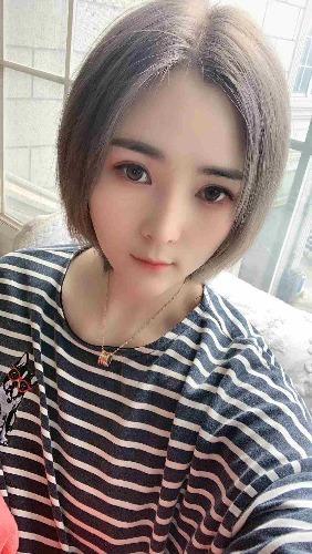 非常不错的一个00后嫩妹子 第1张