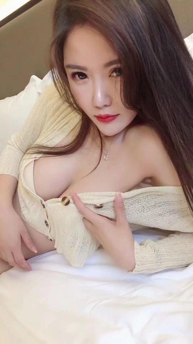 静安身材很棒的文艺妍 第1张
