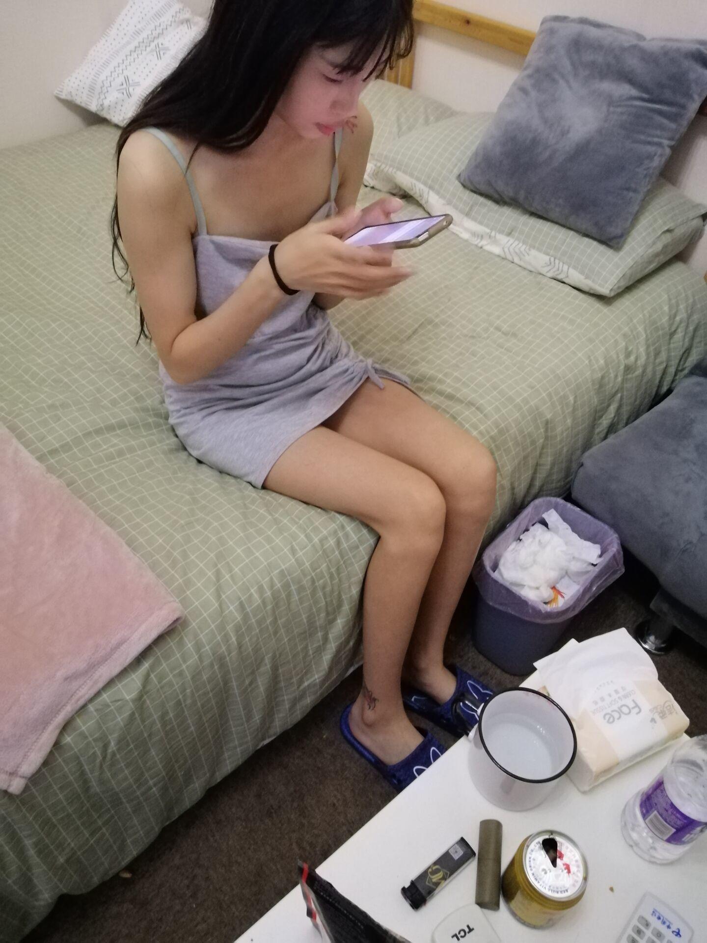 极品模特身材嫩妹子腿和熊都能玩年 第1张