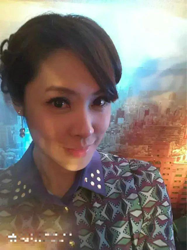 嘉定南翔轻度SM可以三通的兼职OL熟女 第1张