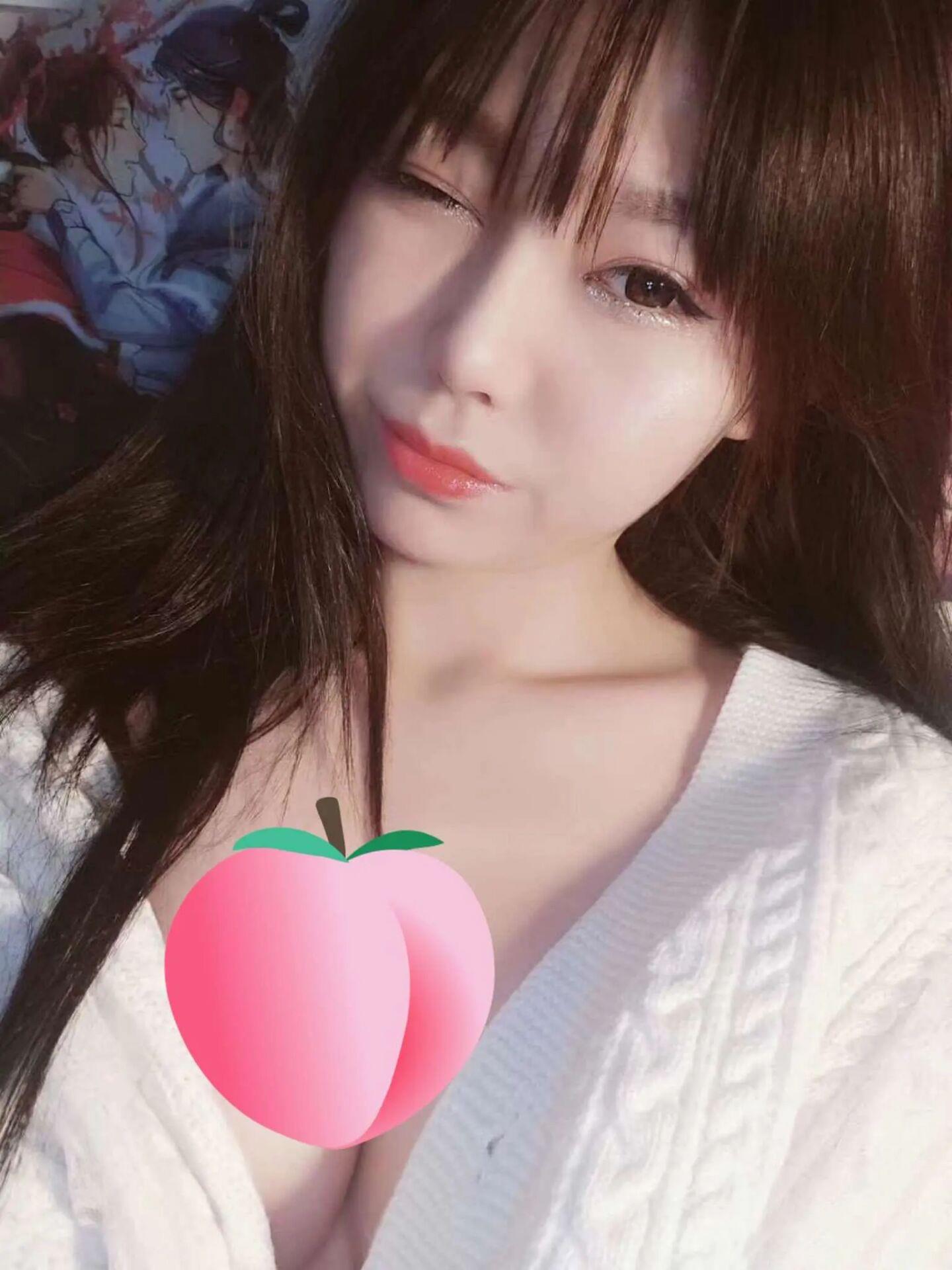 欲望很强很投入的妹子 第1张