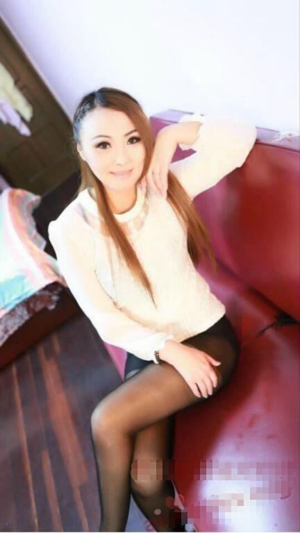约会性感熟女服务型 第1张