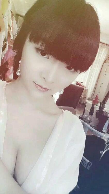 体验兼职服务系,丰满大波美女小玲 第1张