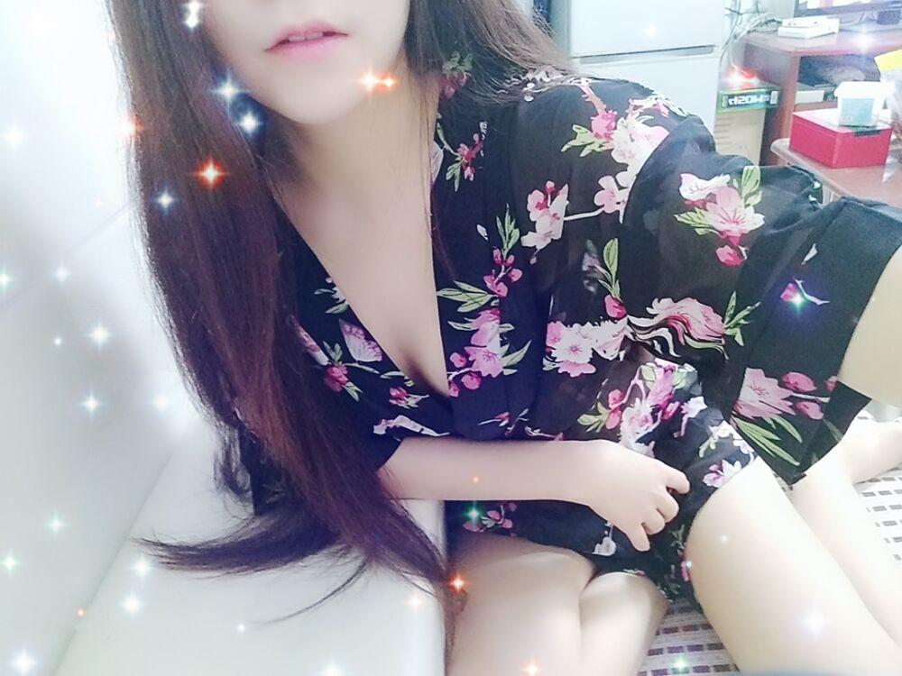 夜约兼职小美女 第2张