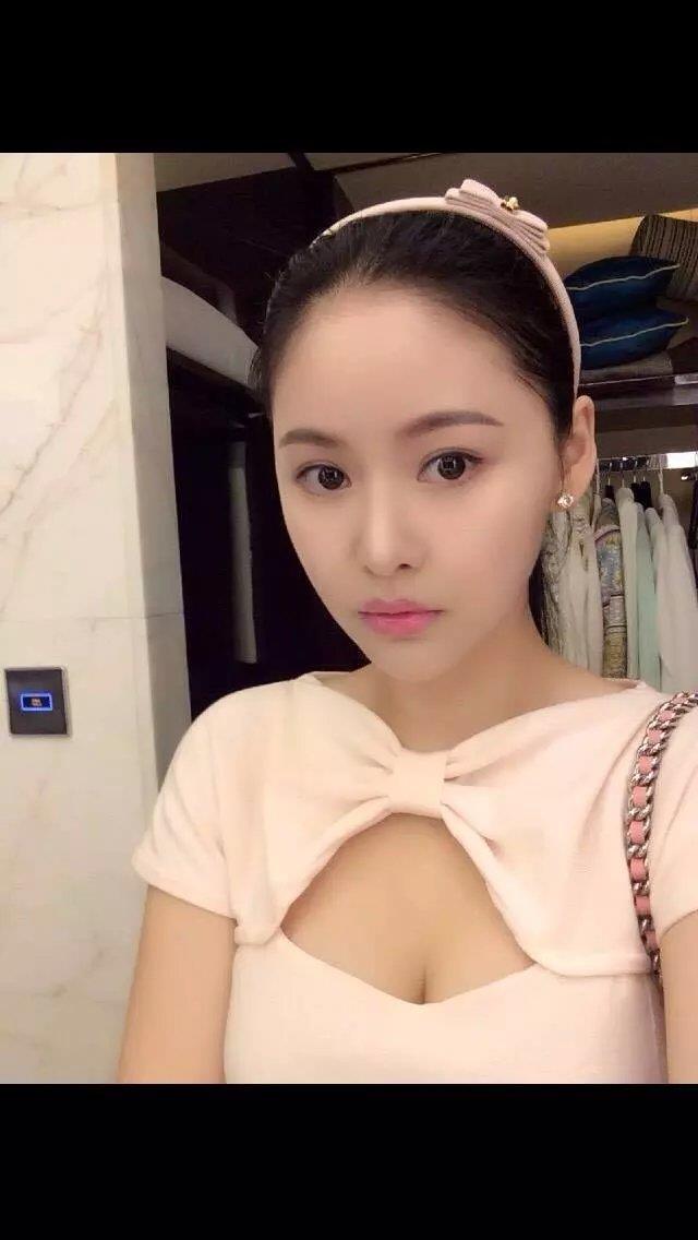 厦门一个还不错的妹子 第1张