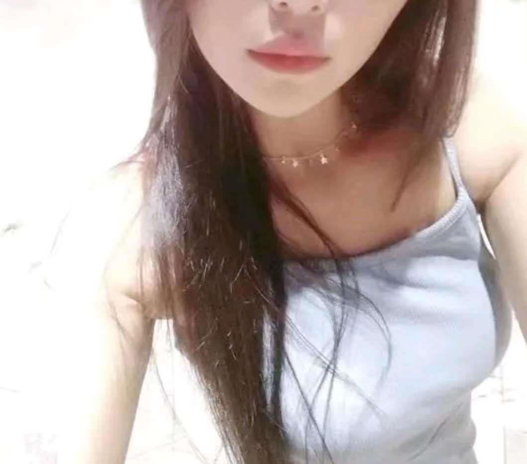 给你们分享一个快18岁的学生妹，嫩的很，。 第2张