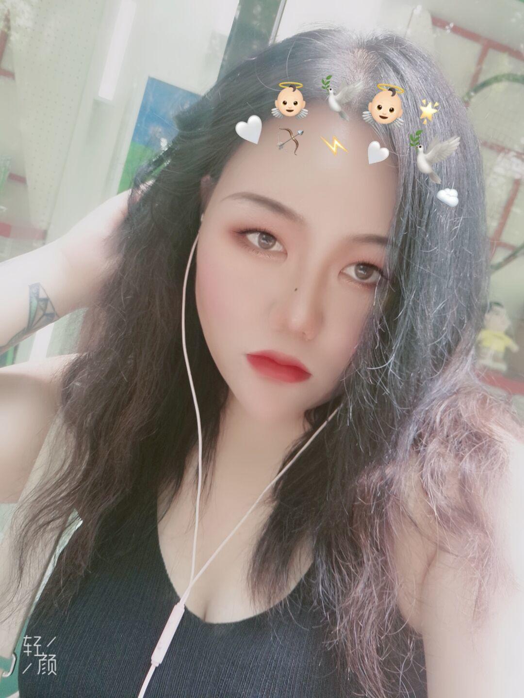 郑州惠济万达优质白嫩小妹 第1张