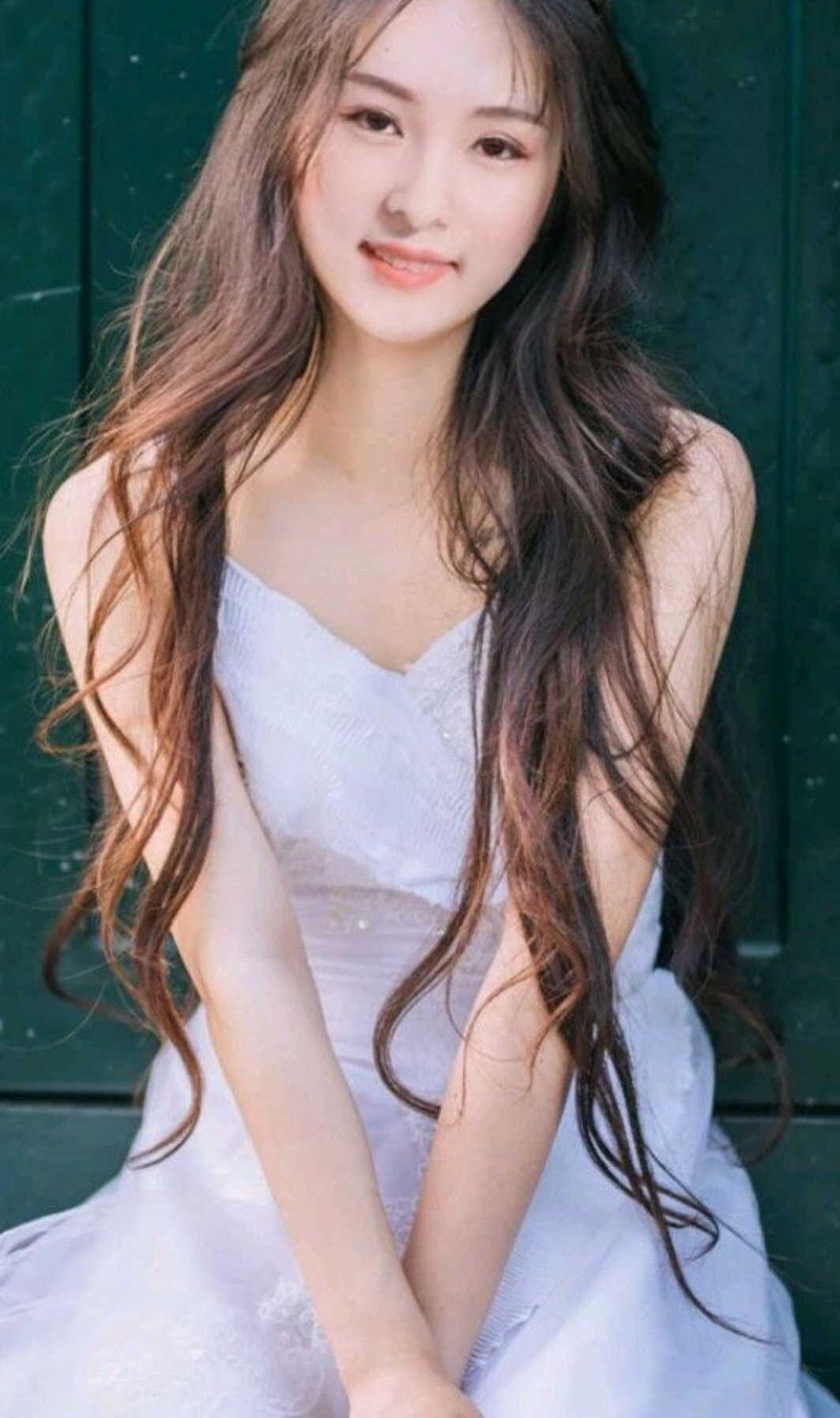 郑州长江中路一妹子 第1张