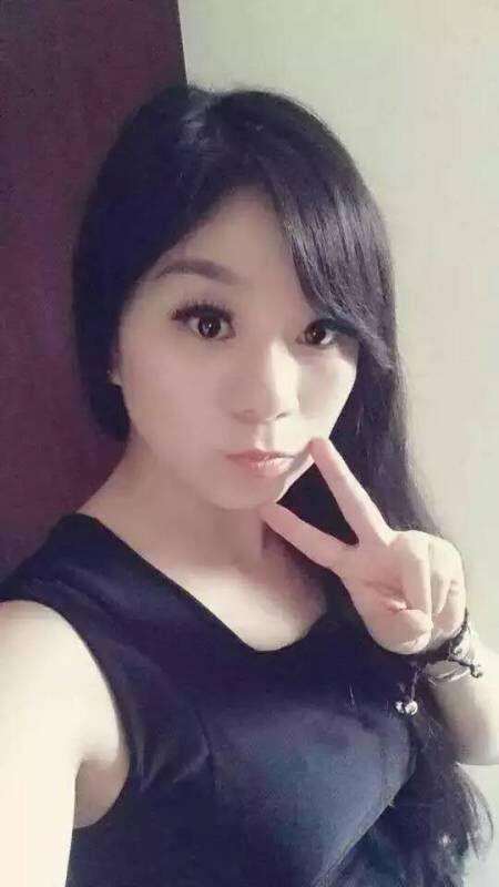 河南郑州一丰满妹子 第1张