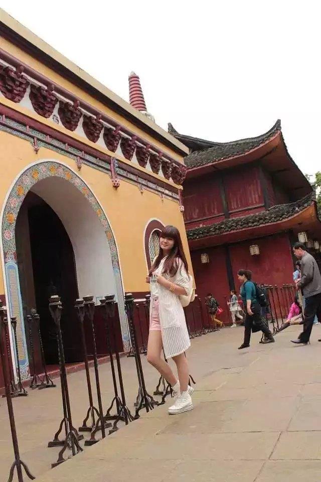 武汉性感小美女 第1张