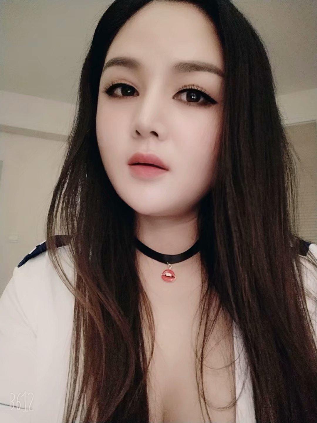 武汉武汉菱角湖美女 第2张