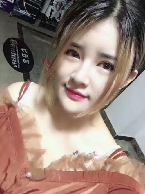 身材极品一个兼职妹子 第1张