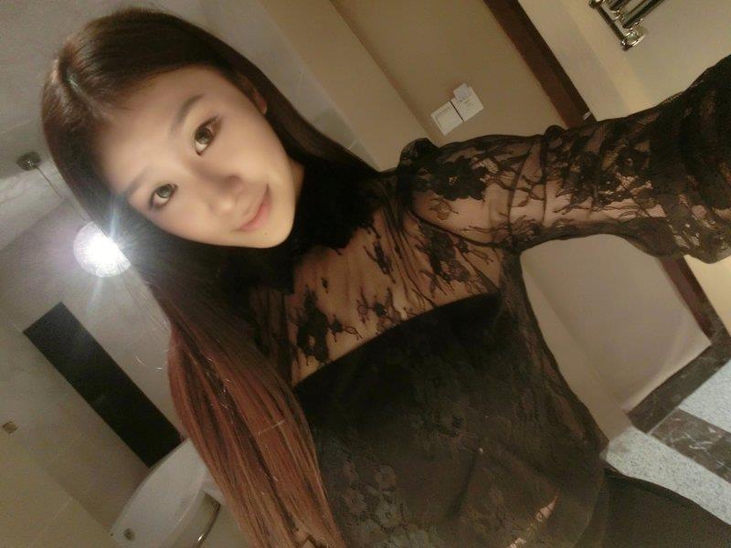 武汉美女机长初下海 第3张