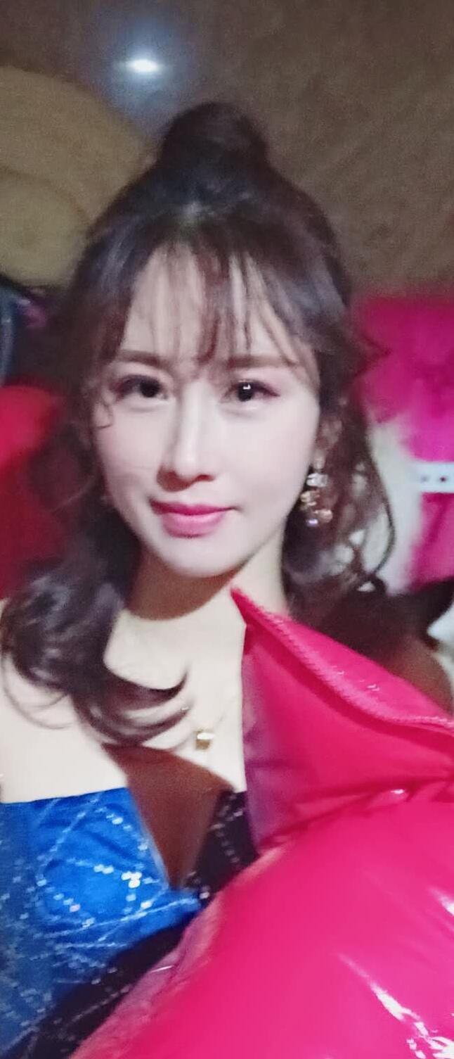 汉口江汉路步行街难得的极品兼职美女爽歪歪 第1张