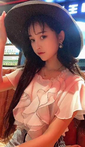 蜀山区年轻小妹 第1张
