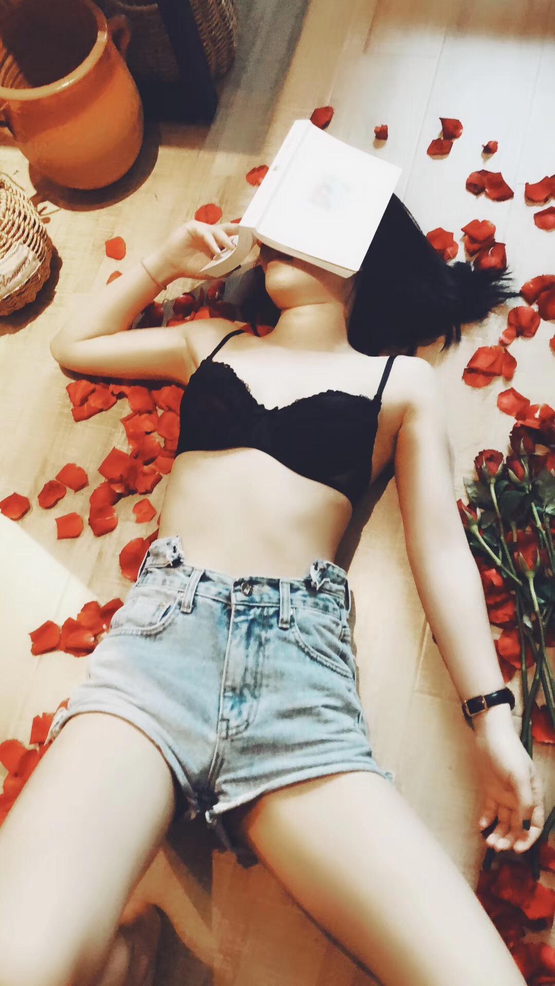 包河区包公园附近身材超棒性感美女 第2张