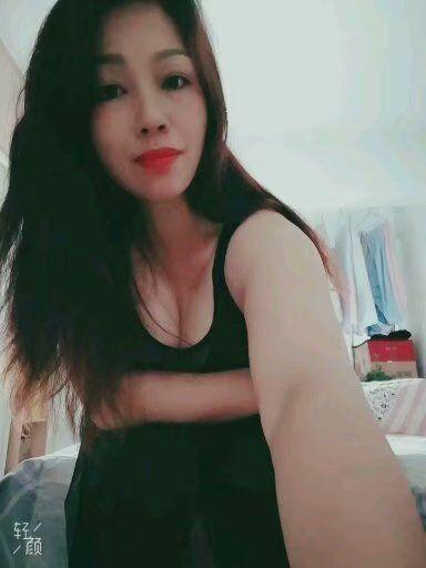 长沙温柔体贴的大胸美女雨柔 第1张
