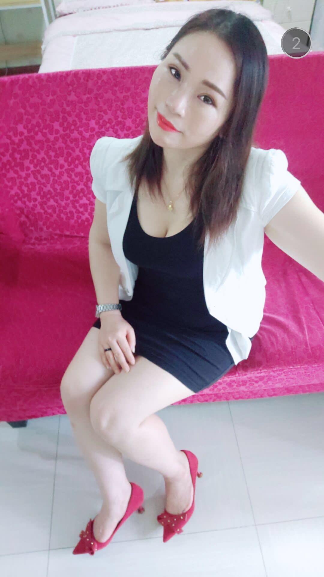 不错的服务型熟女 第1张