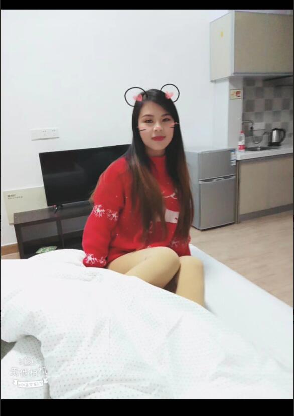 长沙岳麓区梅溪湖附近长腿性感小兔子 第2张