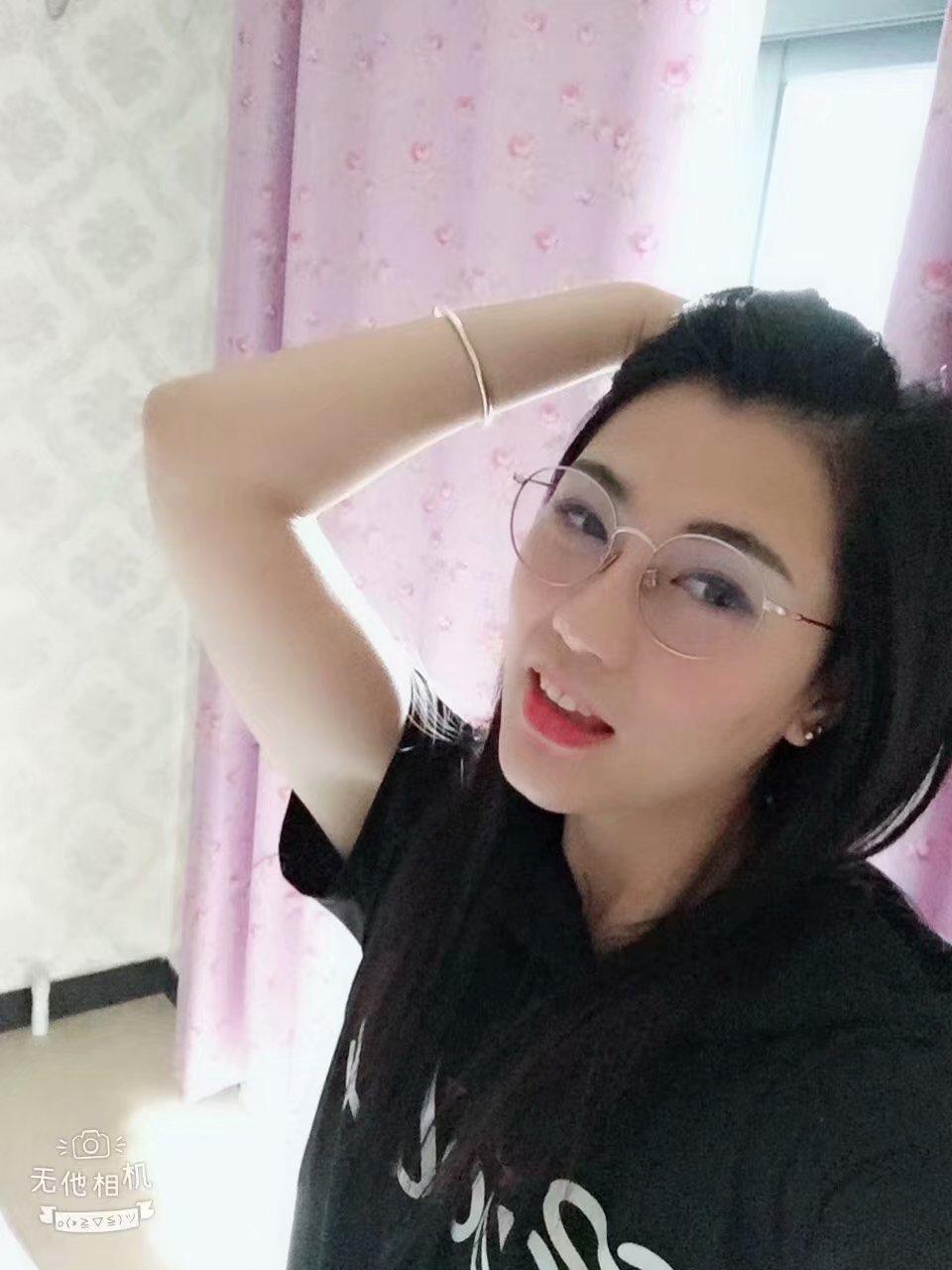 阳光锦城长腿风骚美女笑笑 第1张