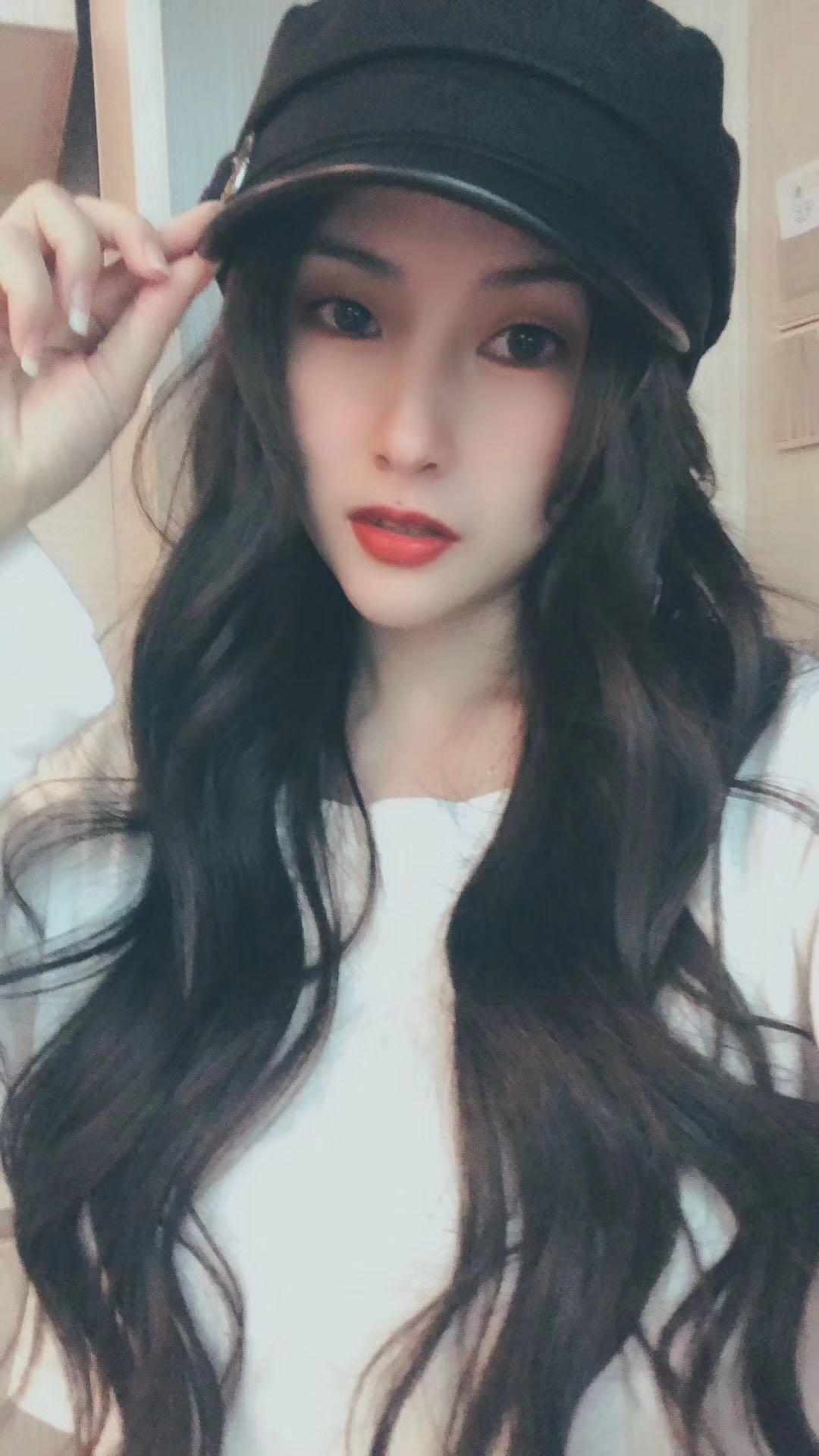 身材苗条的舞蹈妹子 第1张