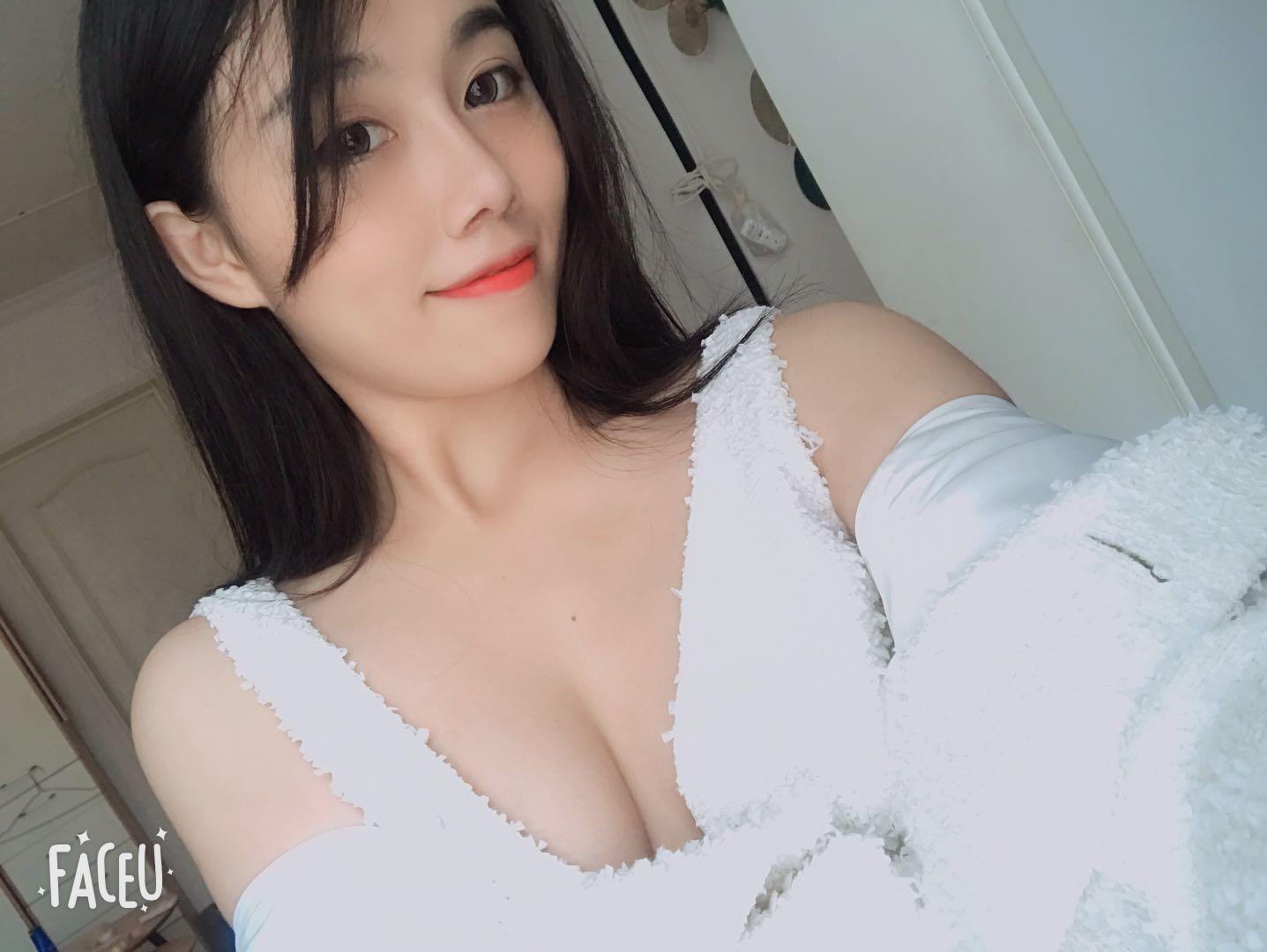 娇小玲珑爱娇喘的妹子,骚起来绝对让你爽的飞起 第2张