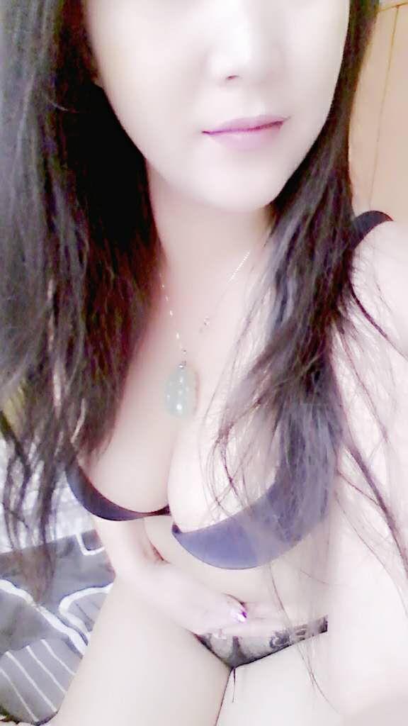 南宁民主路的东北D杯美女 第3张