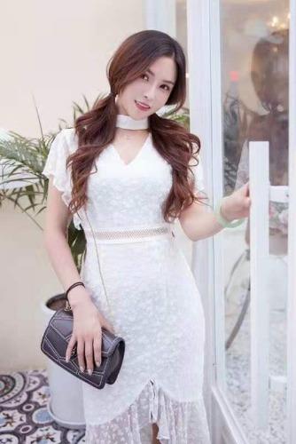 杨家坪会一字马瑜伽老师，颜值高 第1张