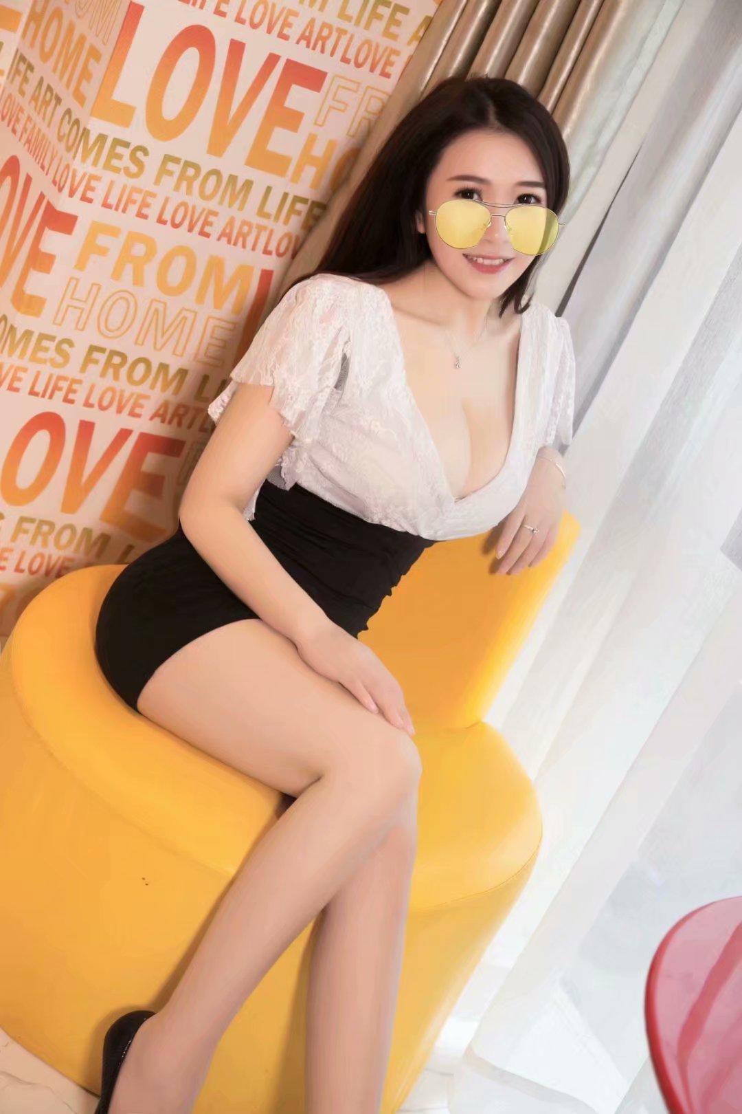倾情推荐一枚极品兼职妹妹 第2张