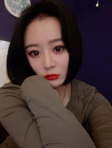名媛小女神,身材妖娆温柔体贴 第1张