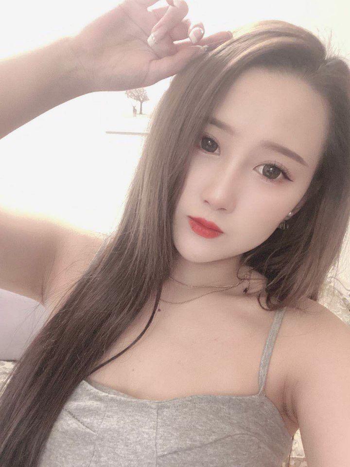 才下水不到半年,还能拍视频的00后嫩妹 第2张