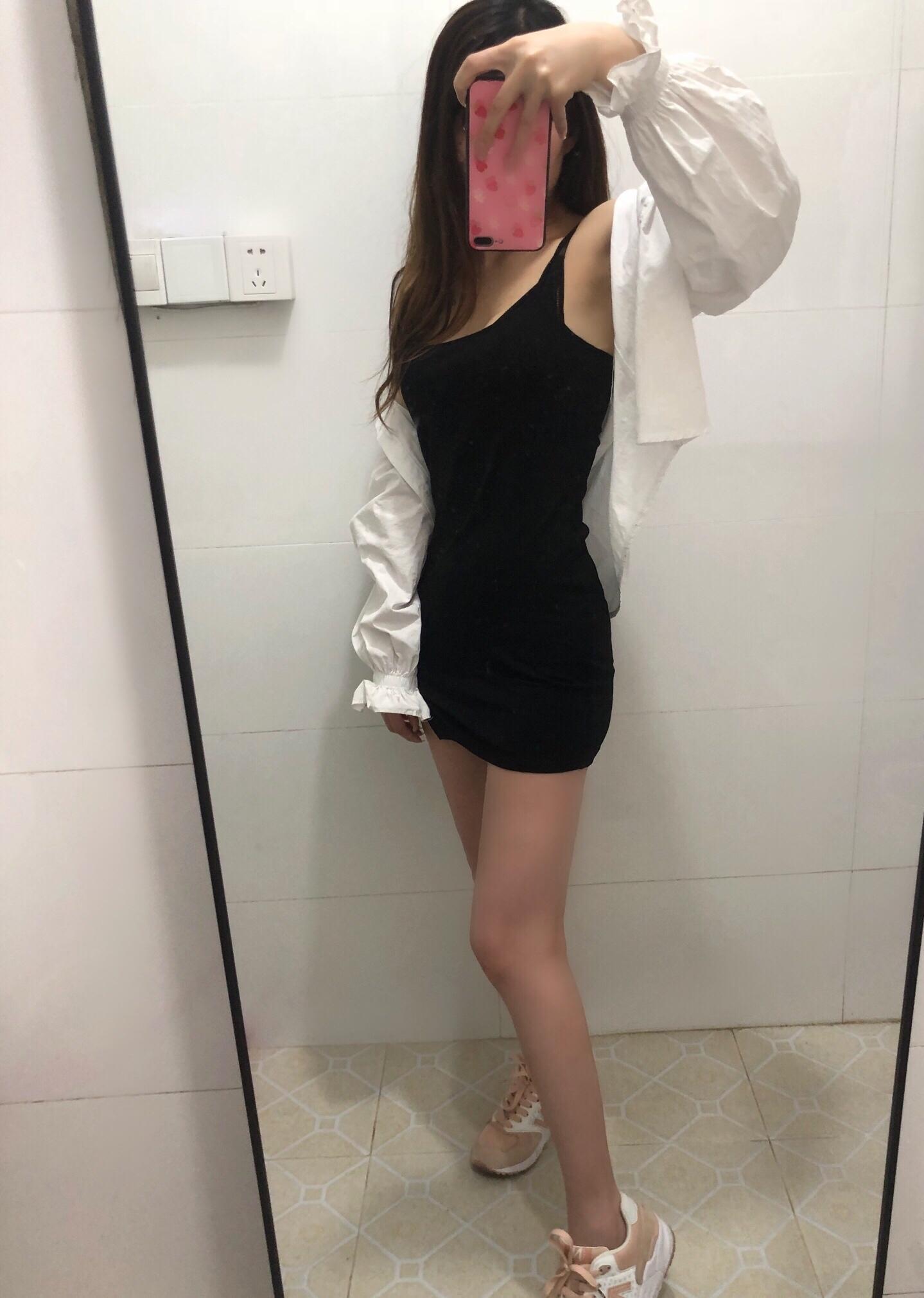 朋友叫过来的大长腿妹妹是个好骑手 第1张