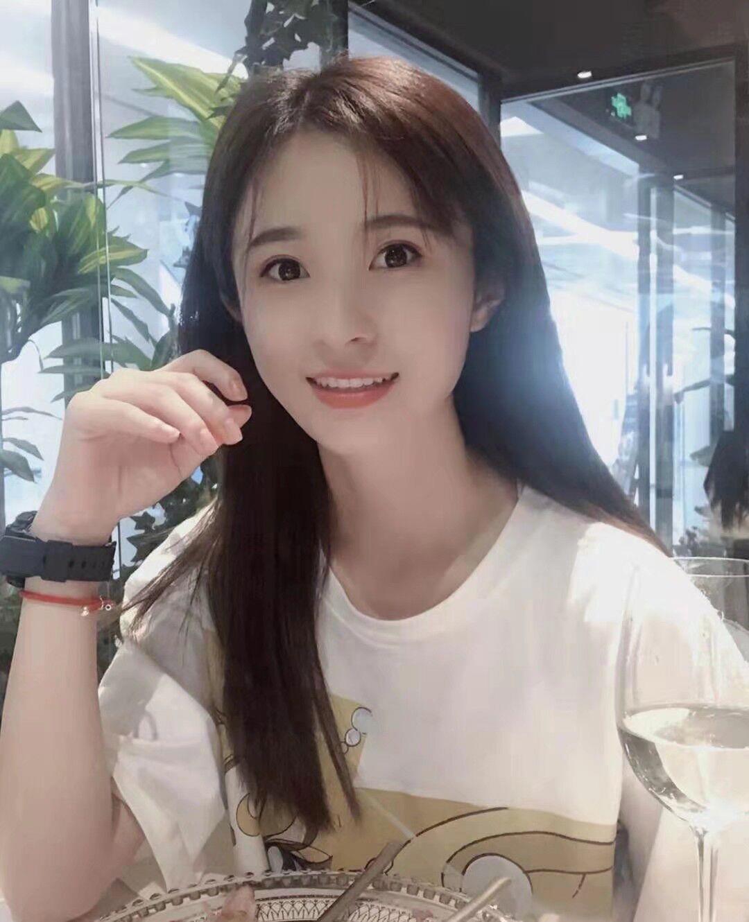 ,腿长大波挑逗系 第1张