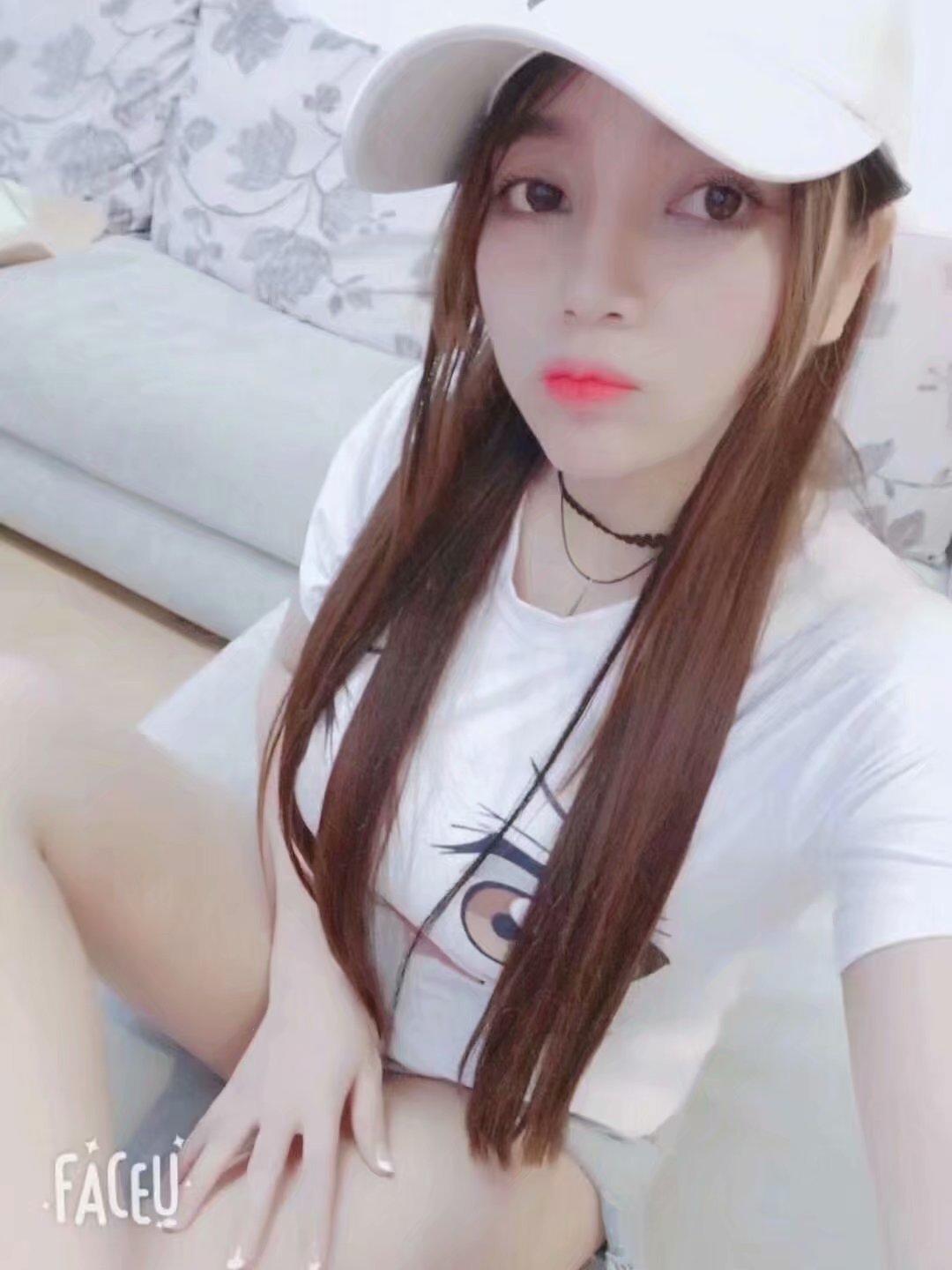 颜值不错的妹子，奶子大 第1张