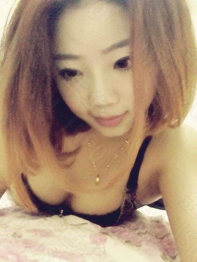 体验娇小美女一枚 第2张