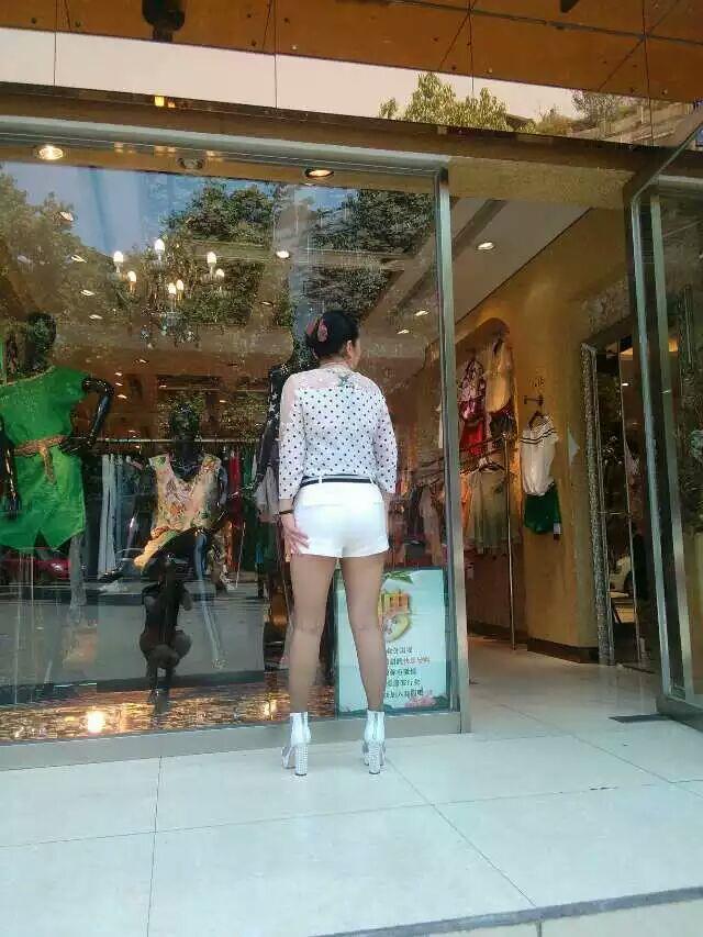 成都郊县感受丝袜高跟美丽娇艳的妇人 第4张