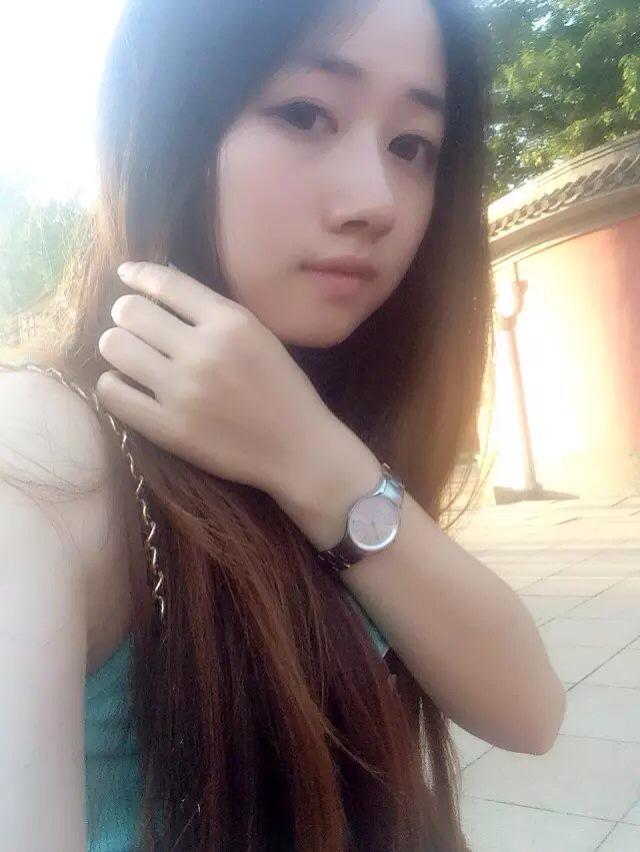 极品淫荡大学生 第1张