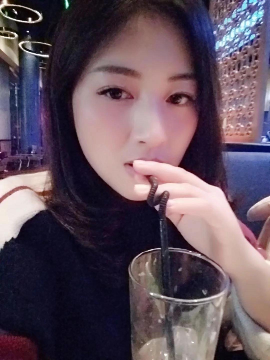 成都牛市口的一个气质美女还算不错 第1张