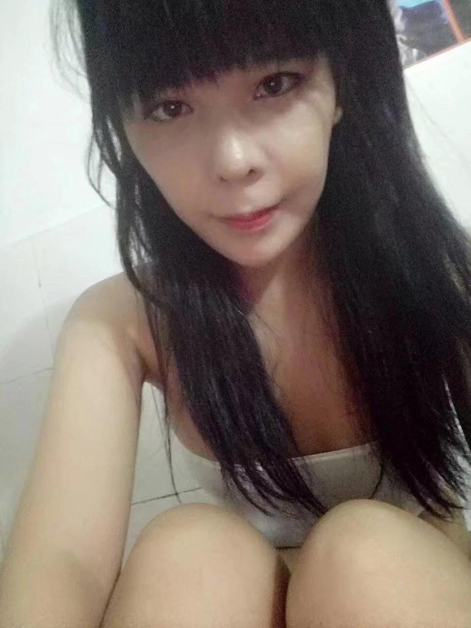 成都朋友推荐的一个妹子很爽的哦 第2张