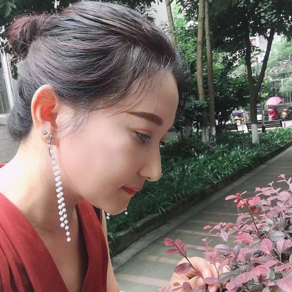 成都成都有点气质熟女服务一般 第1张
