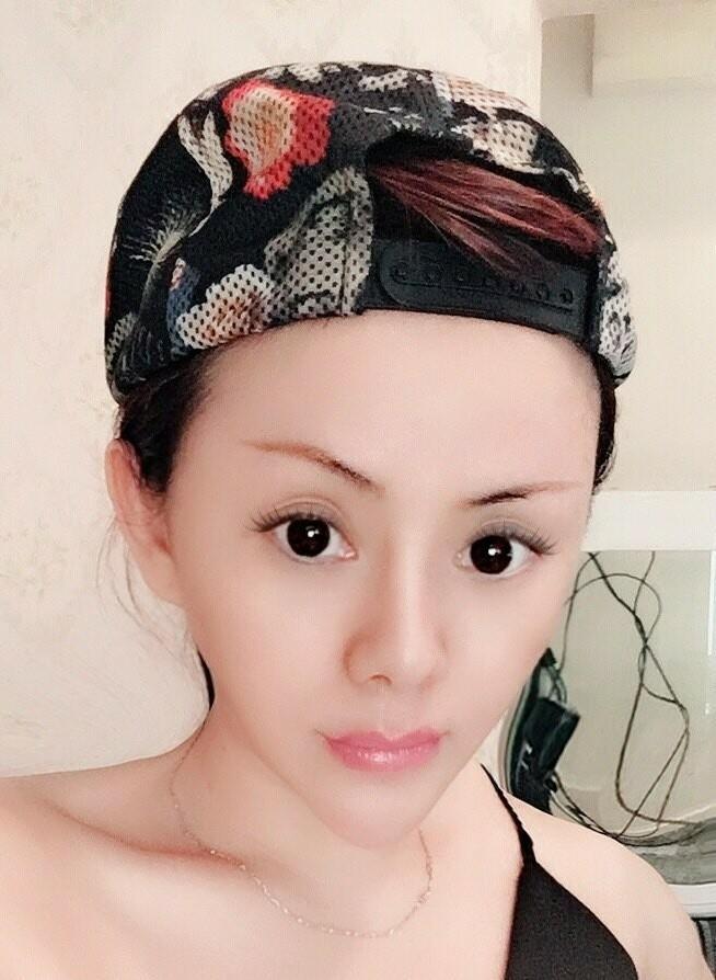 新南门附近的大奶妹 第2张