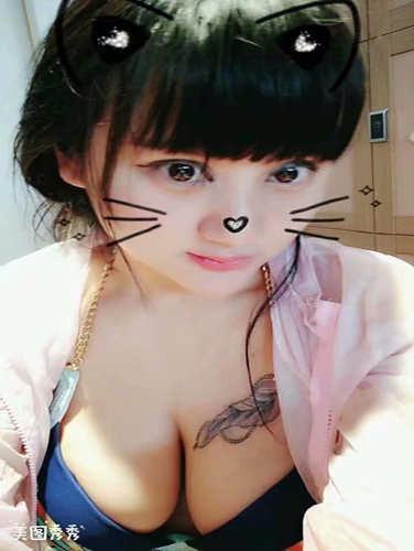 昆明微胖大胸妹子 第1张