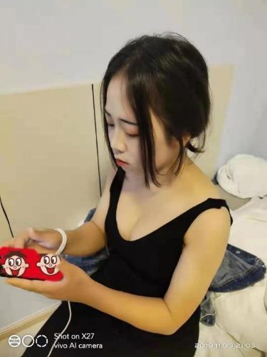 娇小型的00后 第1张