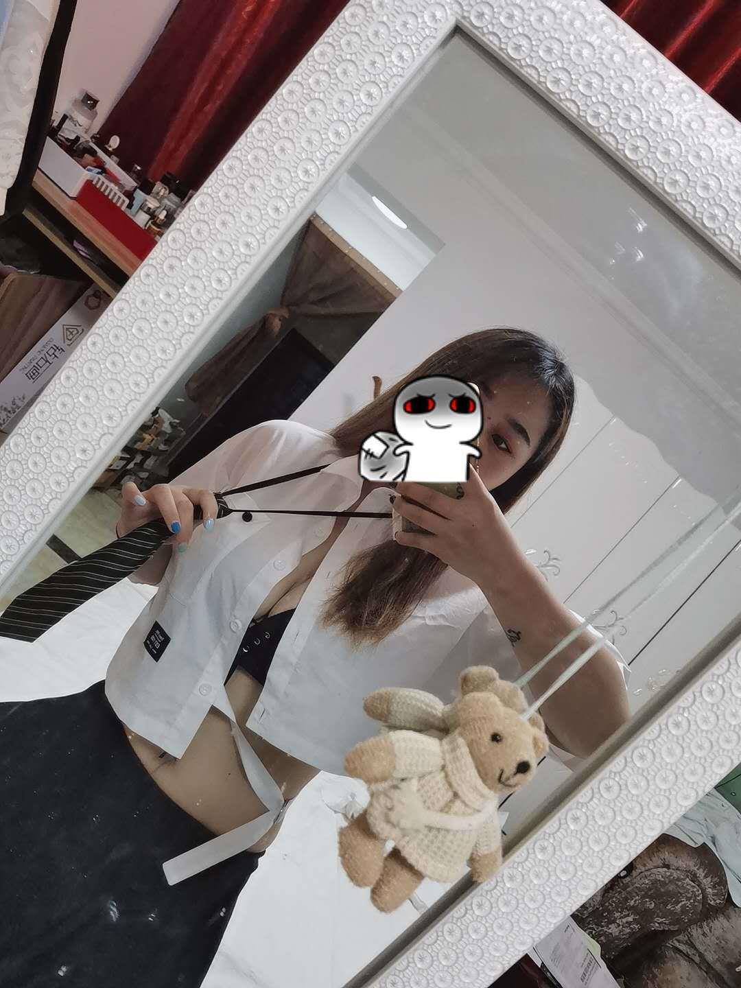 贵阳会展城让人爽翻的漂亮妹子 第2张
