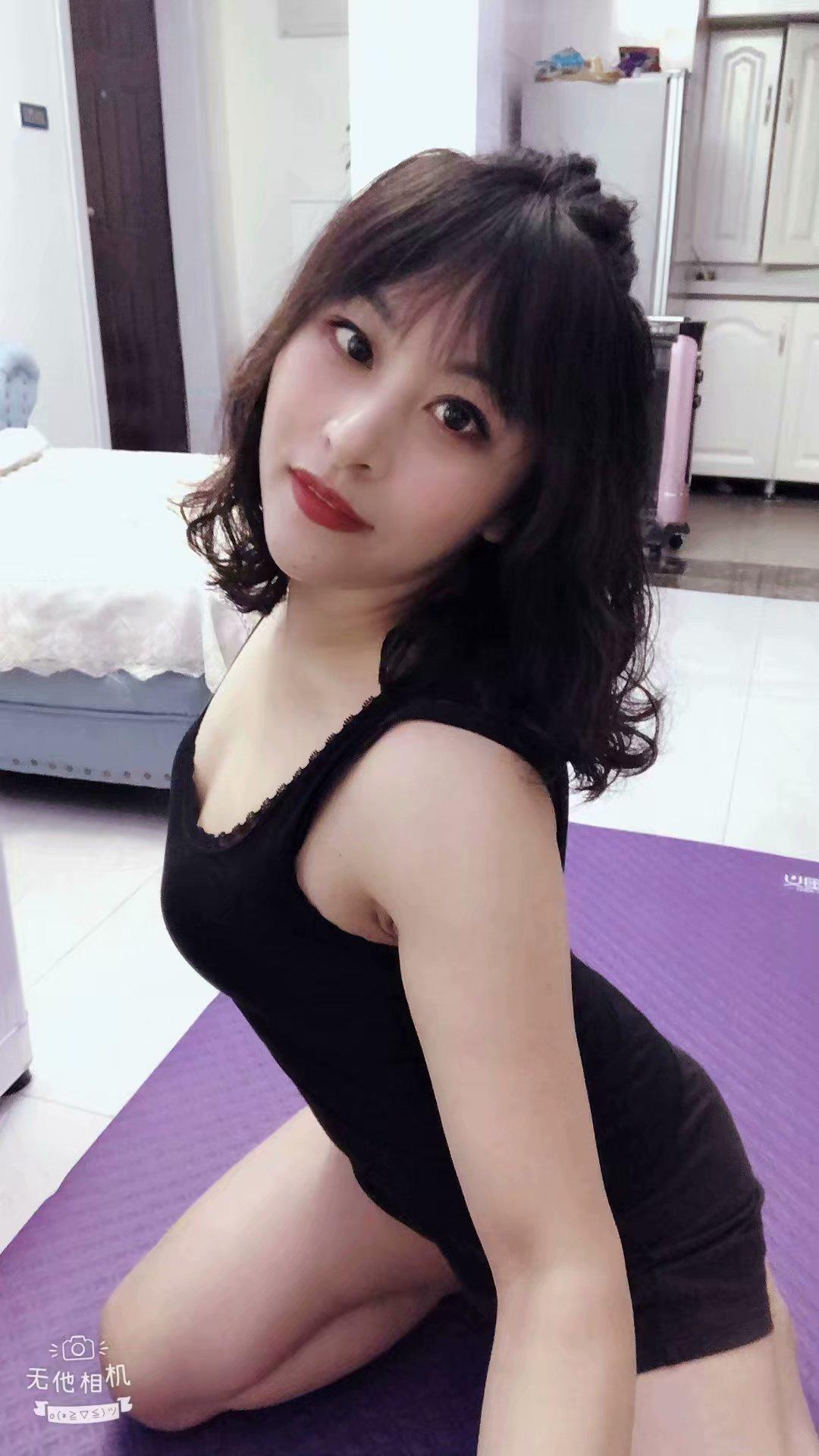 花果园身材很好服务很好的少妇 第1张