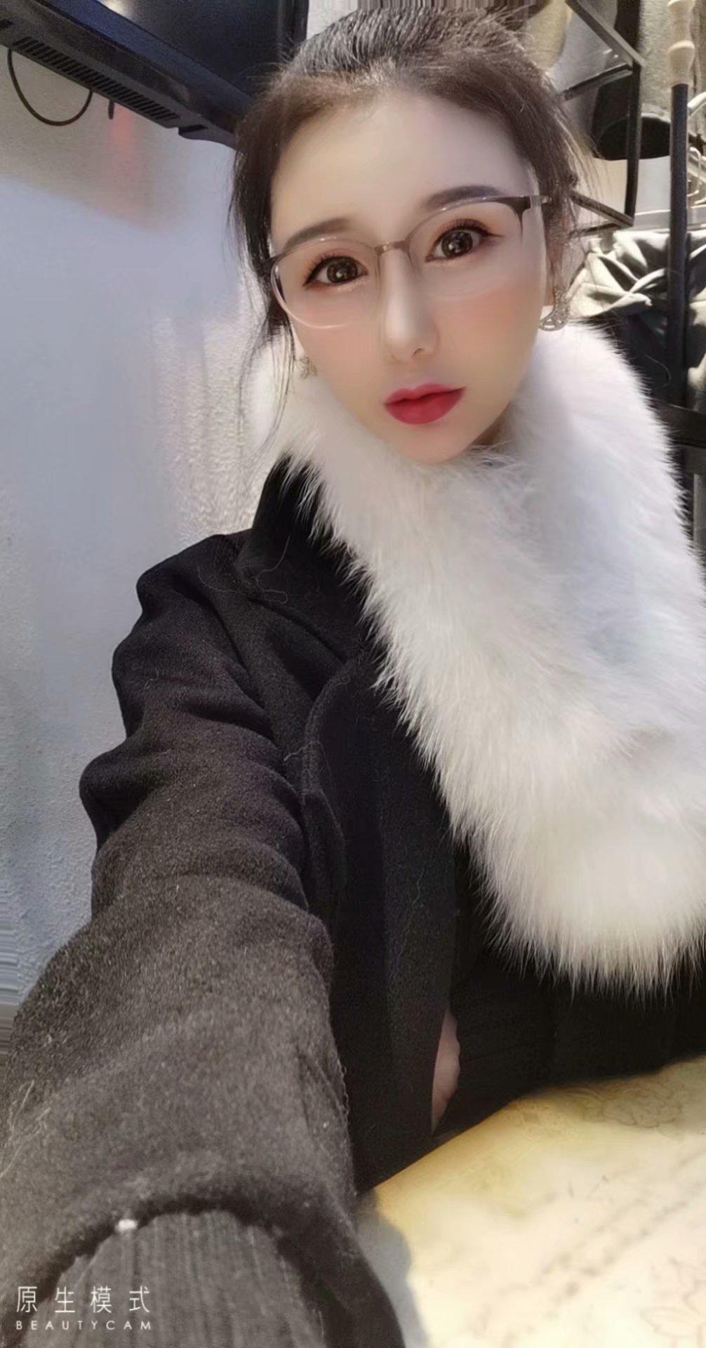 贵阳贵阳花果园U区长腿美女 第2张